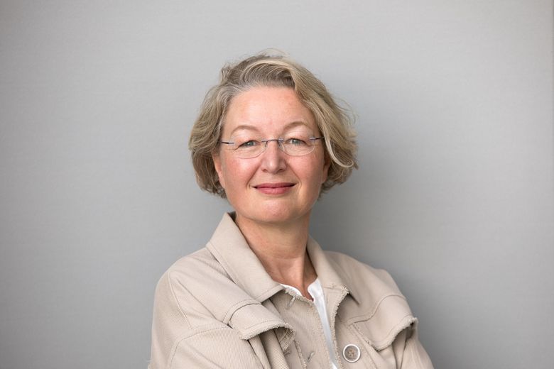 SIE SCHAUT DEN MÖRDERN IN DIE AUGEN 